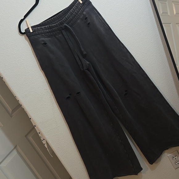 Arie Wide Leg Sweatpants Distressed Gray Small - Picture 3 of 9